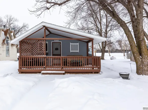 28710 Platte River Plz, Waterloo, NE 68069