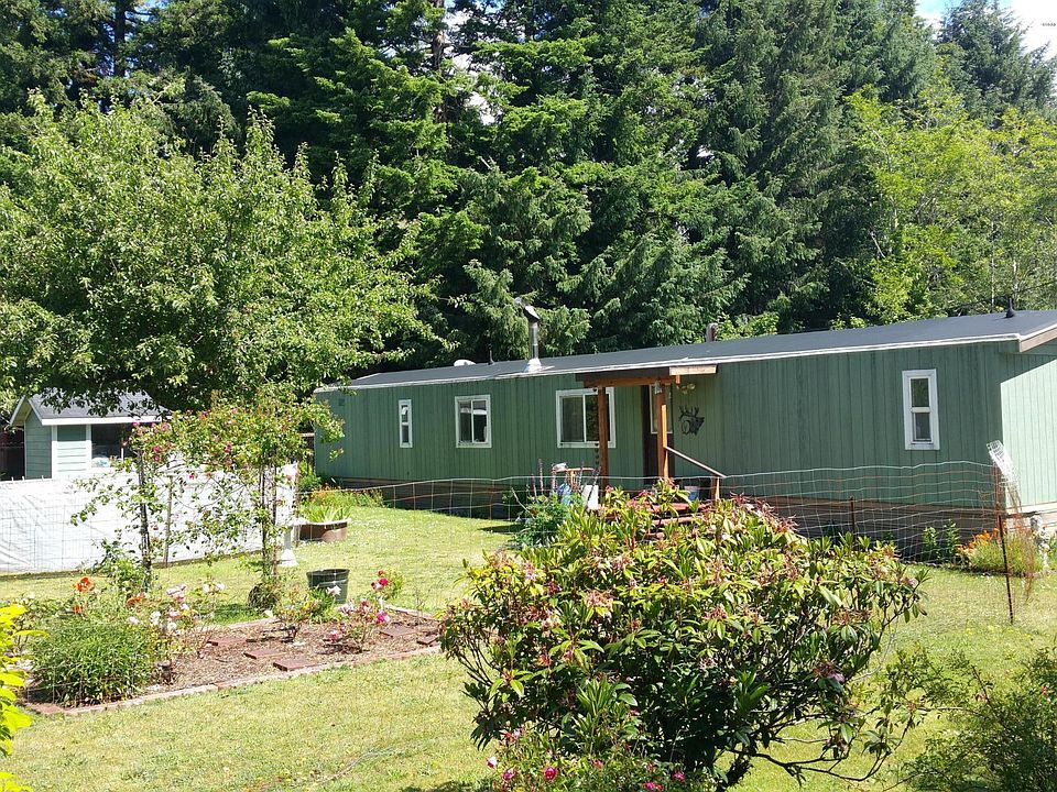 1st image of 904 SE Clover Ln