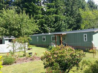 904 SE Clover Ln, Waldport, OR 97394
