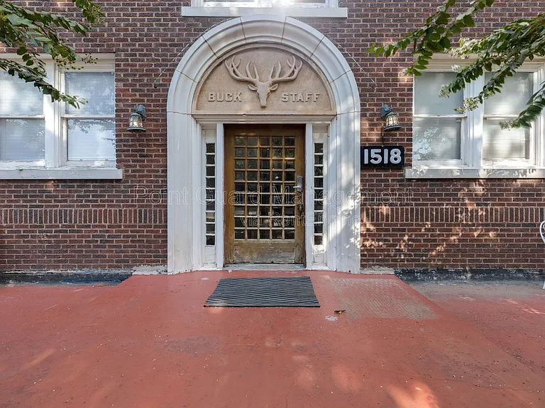 1318 N Robinson Ave — Photo 44