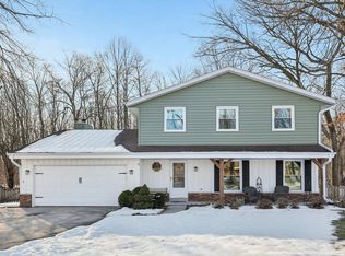 3821 South Sunny View DRIVE, New Berlin, WI 53151