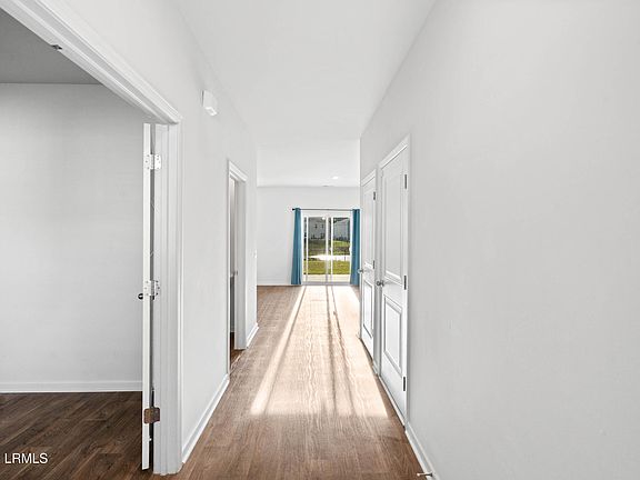 2nd image of 110 Cedar View Circle