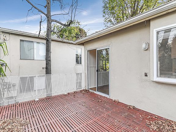 4th image of 3930 Kentucky Dr APT 4