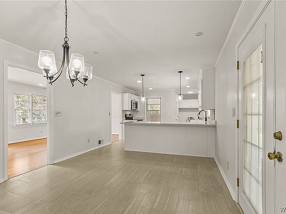 5th image of 2700 31st Avenue Way