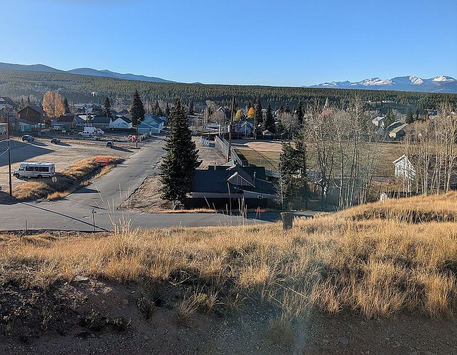 2nd image of 400 W 6th St
