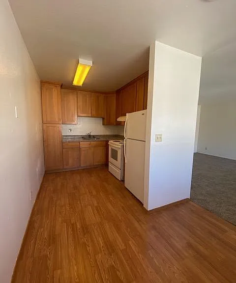 688 Martin St #4 — Photo 3