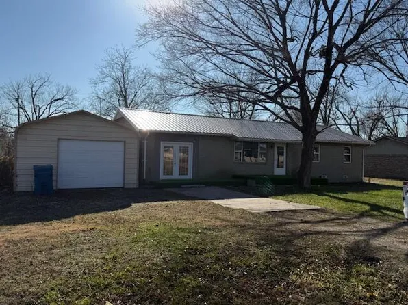 325 Nunnamaker St, Fairland, OK 74343