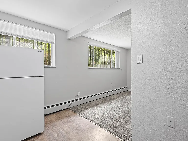 Skylark Apartments — Photo 48