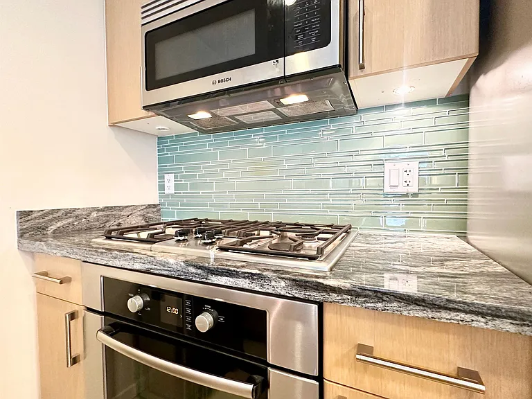 1887 Crowe St #605 — Photo 8