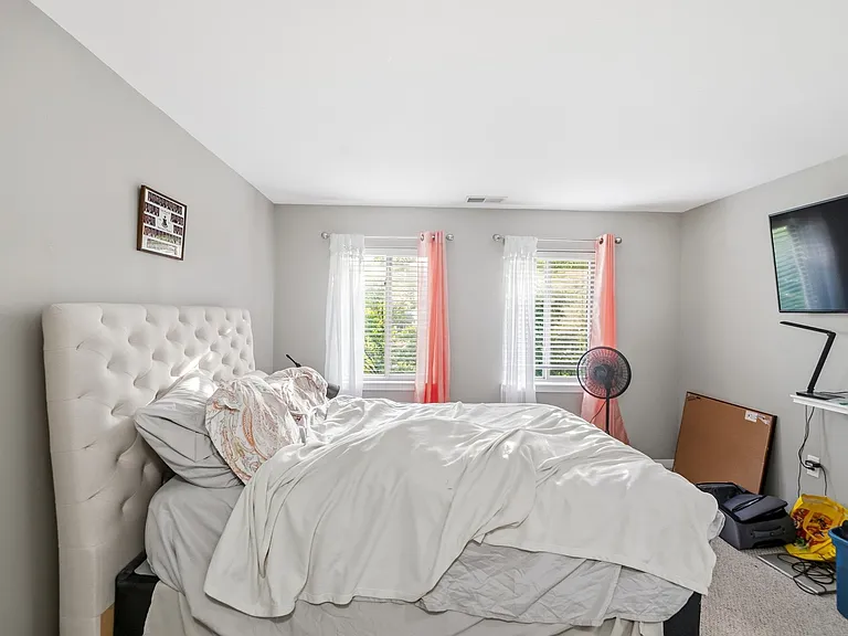 642 S Charles St #R22 — Photo 20