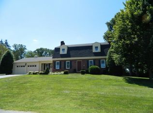 212 Coralwood Dr, Kingsport, TN 37663