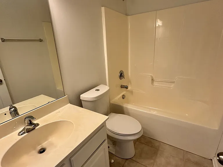 9002 Bishop Crest Ln — Photo 18