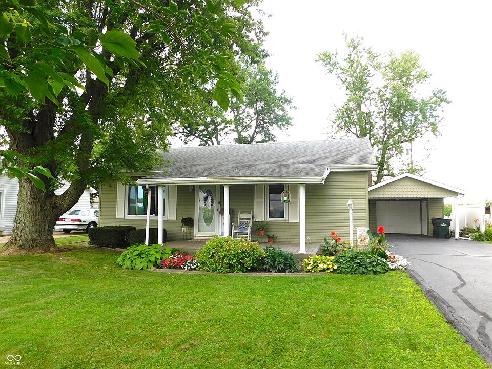 1st image of 907 W Park Rd