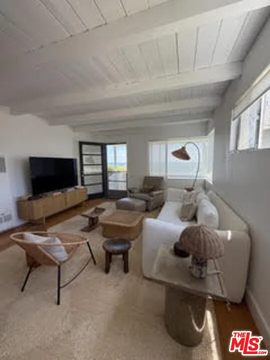 1 bed, 1.0 bath, 650 sqft, $6,495 — Photo 2