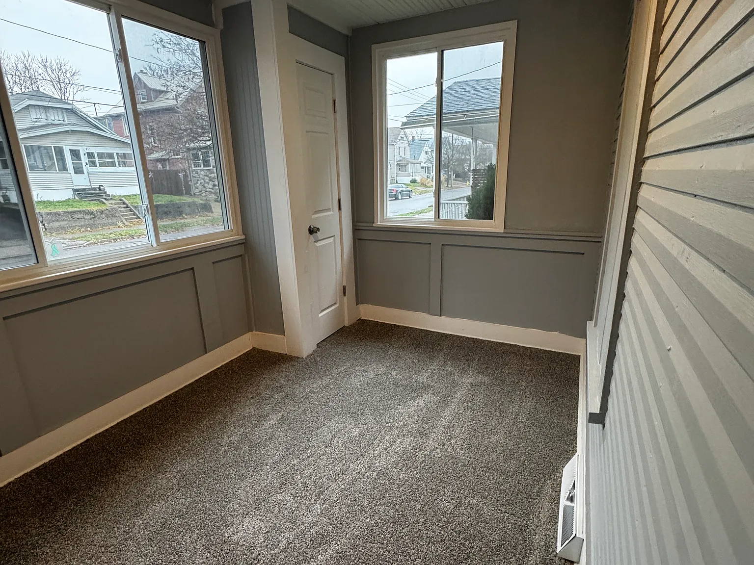 3 bed, 1.5 bath, 950 sqft, $1,235 — Photo 3