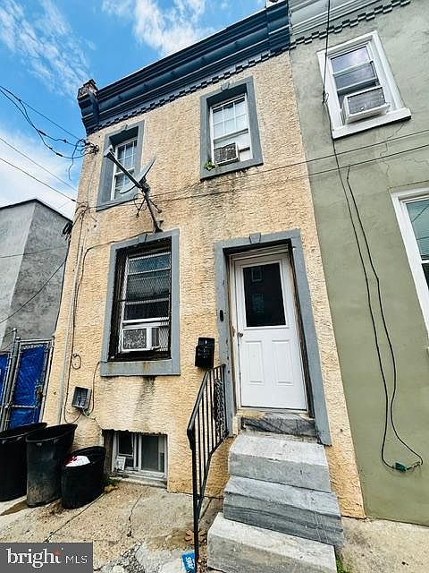 1st image of 817 W Tioga St