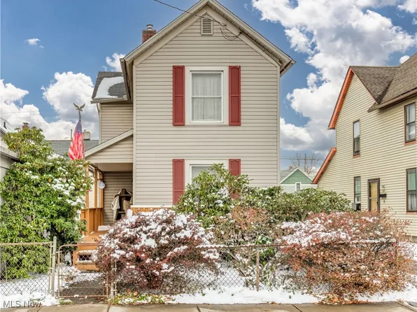 96 7th St NW, Barberton, OH 44203