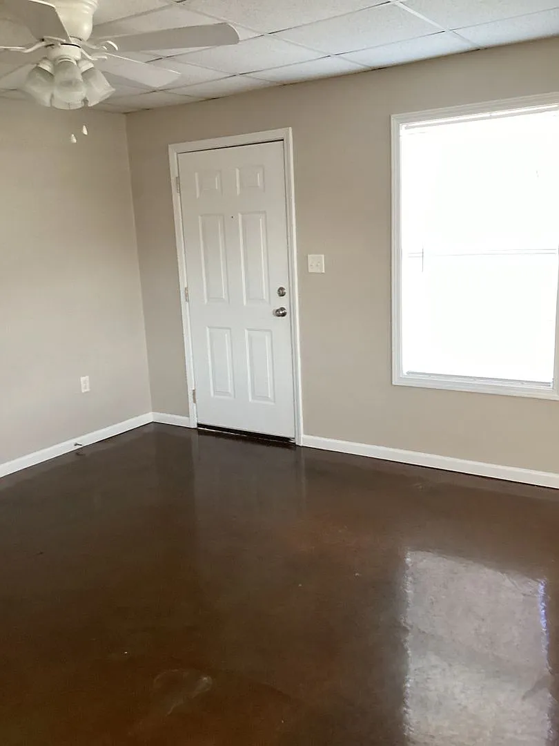 135 Eureka Dr. — Photo 3