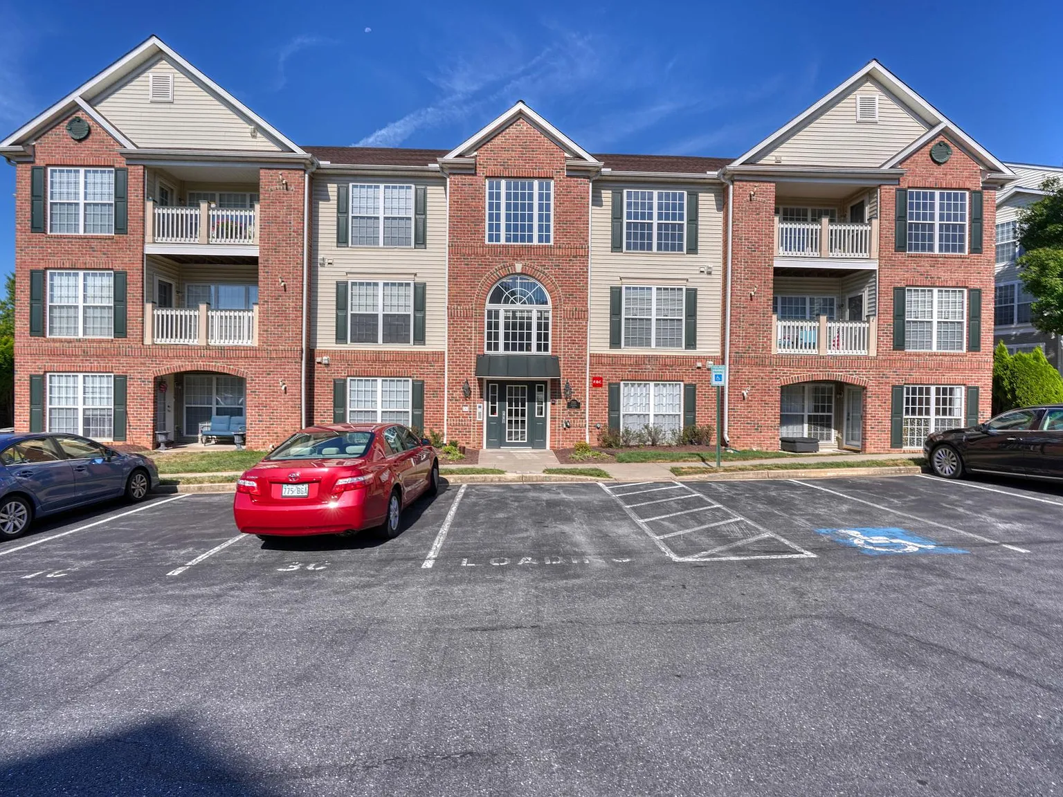 2 bed, 1388 sqft, $2,200 — Photo 1