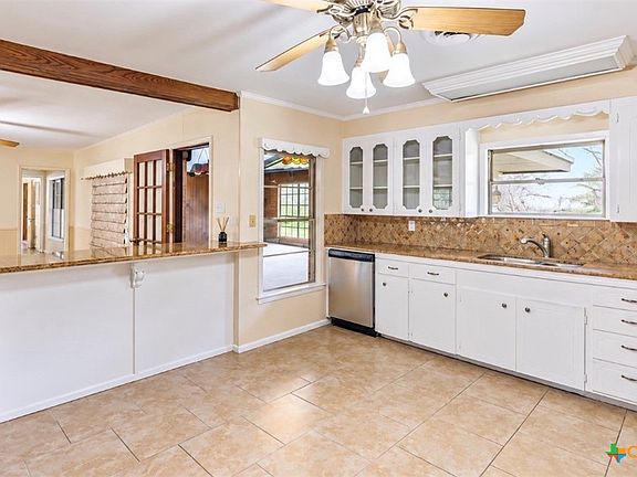 5th image of 1209 Moss Ln