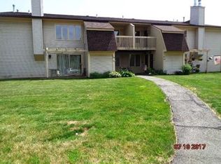 57 Little Oak Ln, Rocky Hill, CT 06067