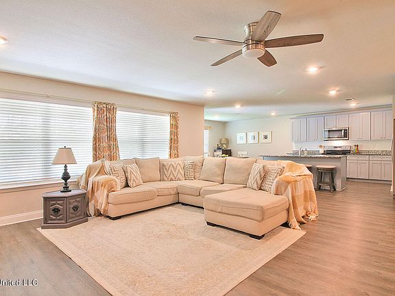 2nd image of 10283 Willow Leaf Dr
