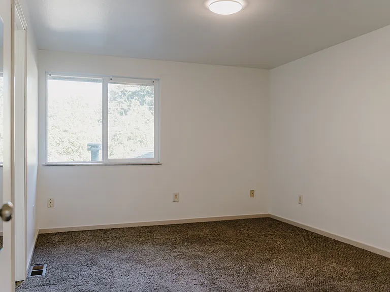 3815 Maple Ave — Photo 15