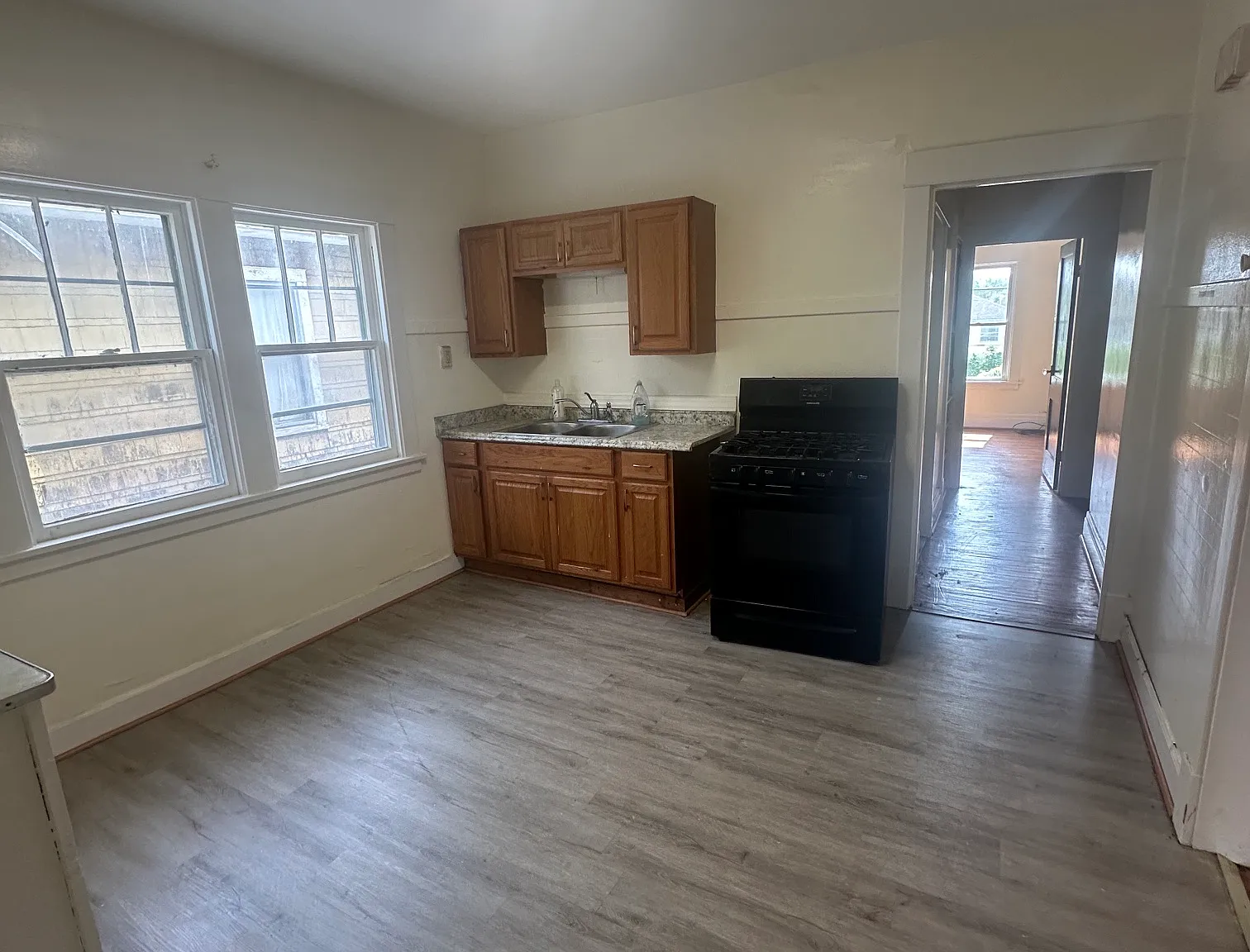 3 bed, 1250 sqft, $1,350 — Photo 1