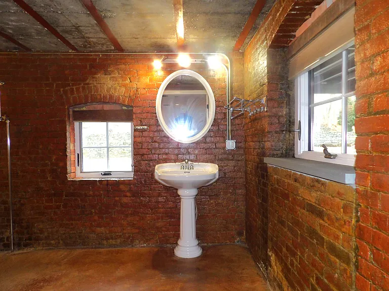 131 Montgomery St — Photo 25