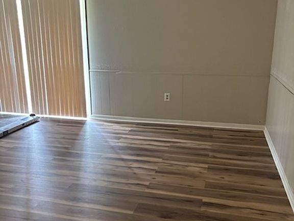 4th image of 4528 Sandlewood Dr