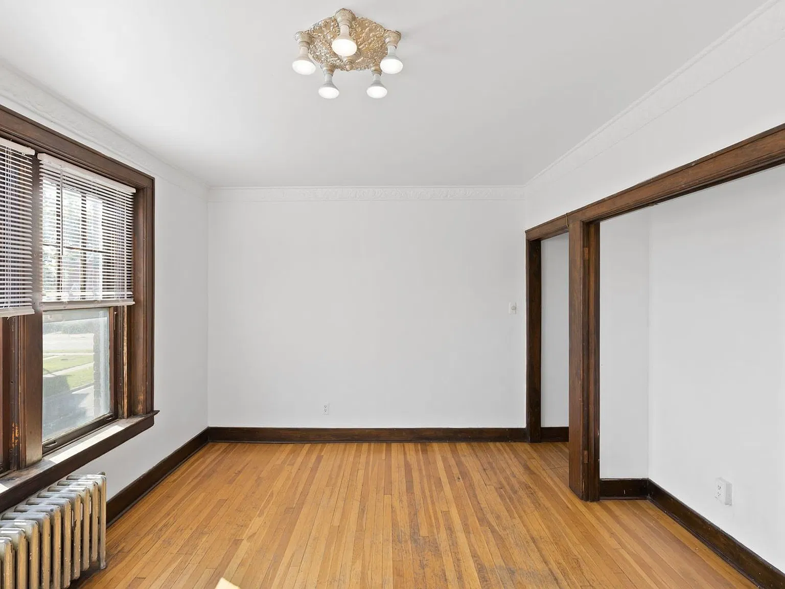 108 Washtenaw Apartments (Mrs. Havercamp LLC) — Photo 2