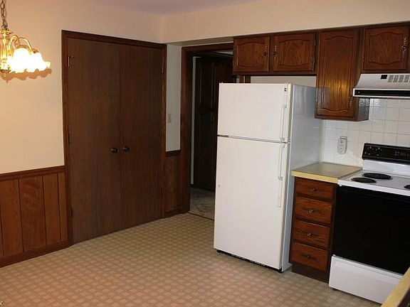 5th image of 5390 & 5396 Donner Dr