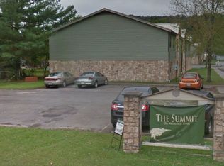 211 W Main St, Ansted, WV 25812