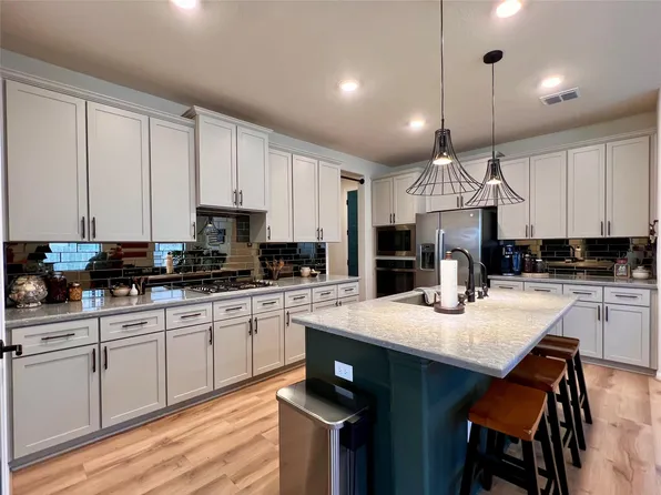 19332 Poppy Village Cir, Magnolia, TX 77355