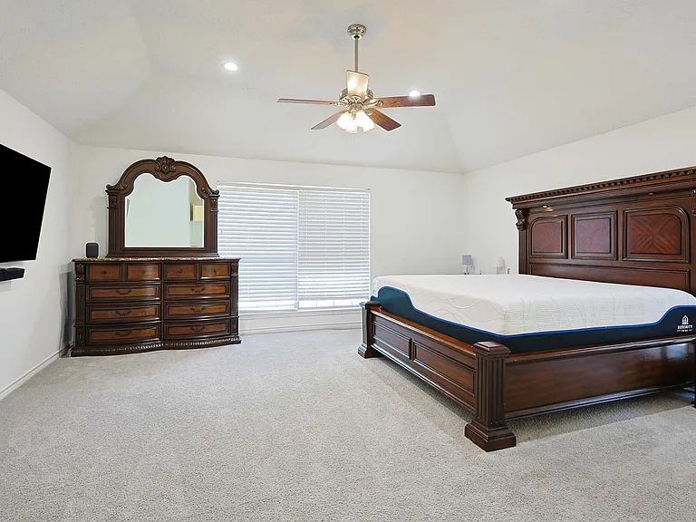 501 Halifax Ln — Photo 23