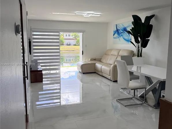 601 SW 113th Way #601, Pembroke Pines, FL 33025