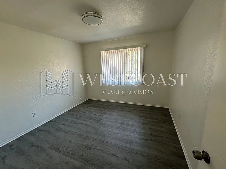 349 S Ashford Ave — Photo 4