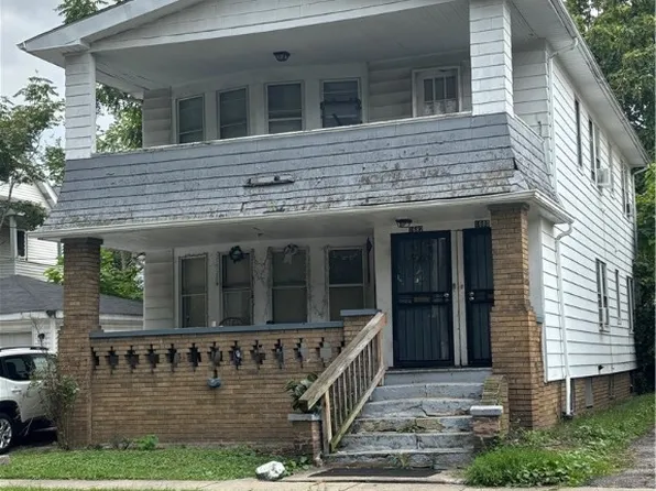 1682 Cliffview Rd, Cleveland, OH 44112