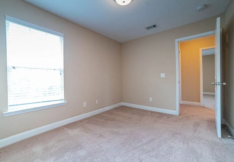 211 Augusta Way — Photo 37