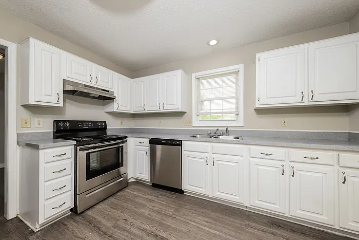 3 bed, 2.0 bath, 1384 sqft, $1,790 — Photo 3