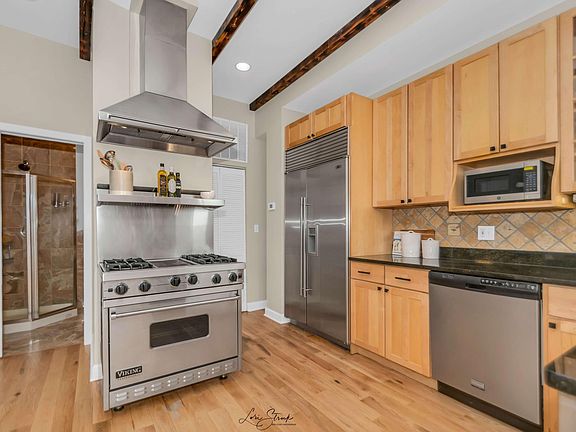 3rd image of 6135 N Broadway Ave #602