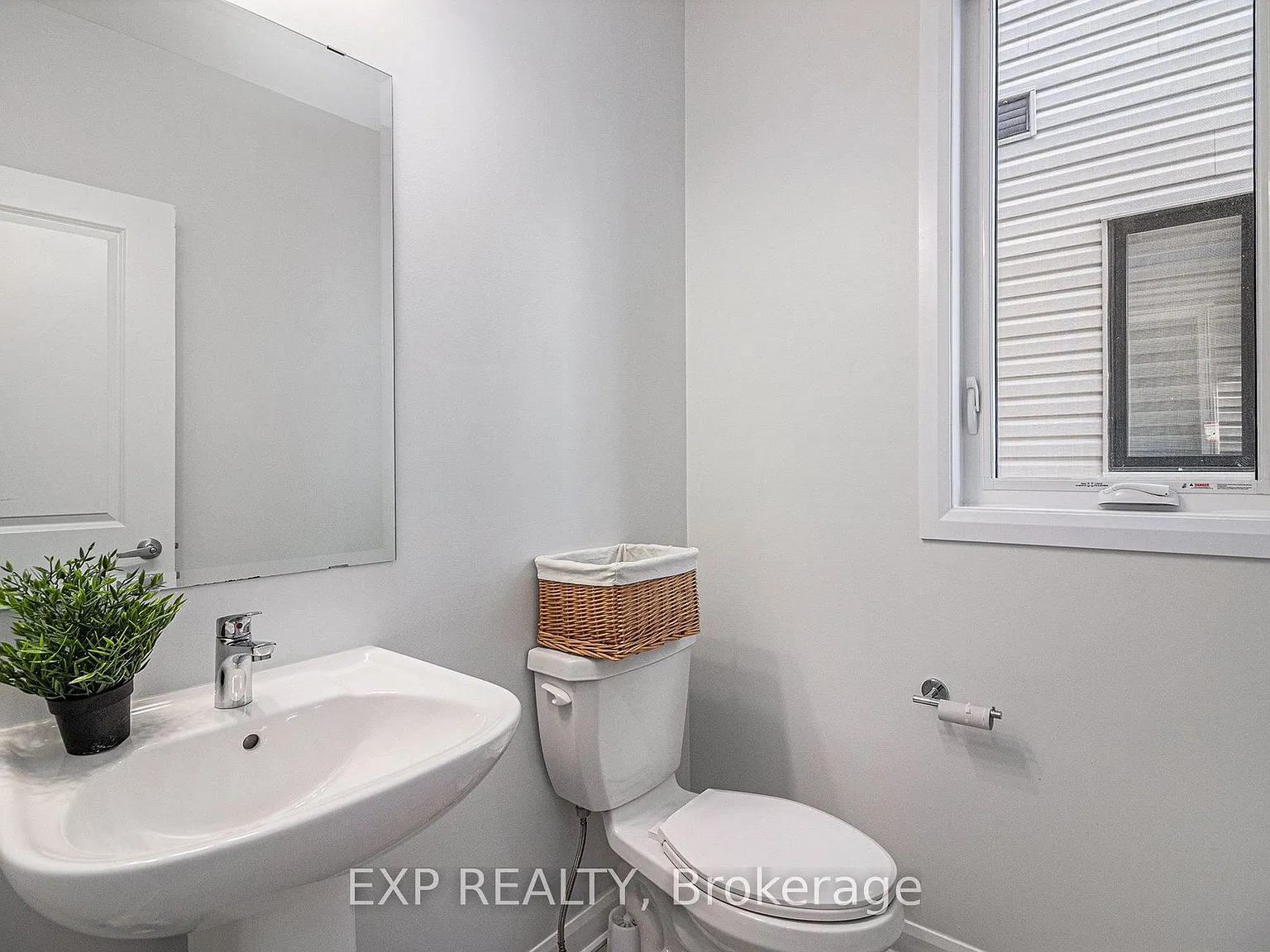 6 bed, $3,900 — Photo 4