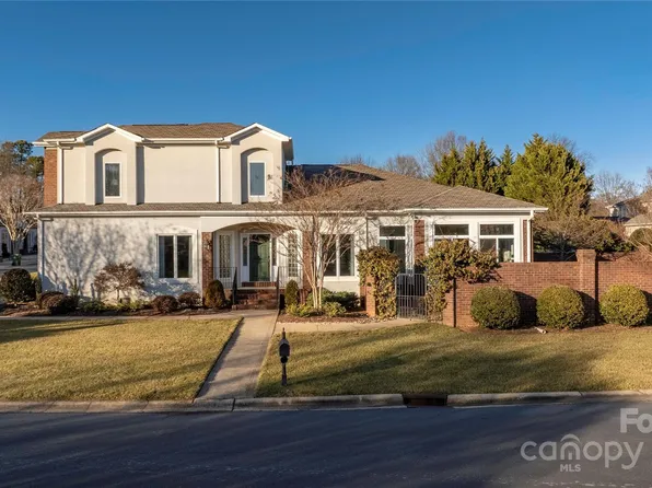 17712 Preston Lake Dr, Cornelius, NC 28031