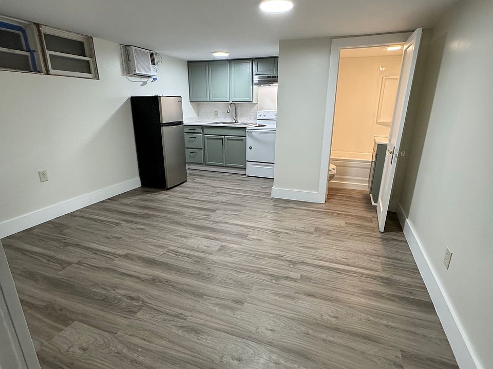 Entry to Living Room