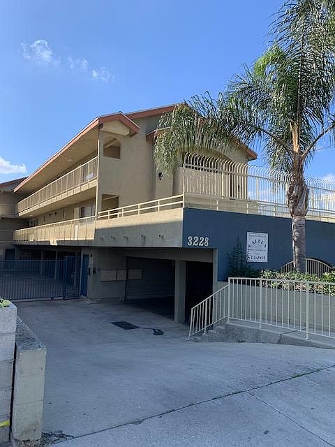 1st image of 3228 W 139th St APT 2