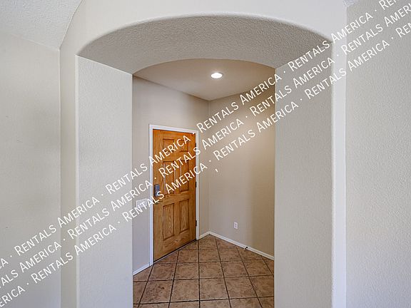 4th image of 869 E Waterview Pl