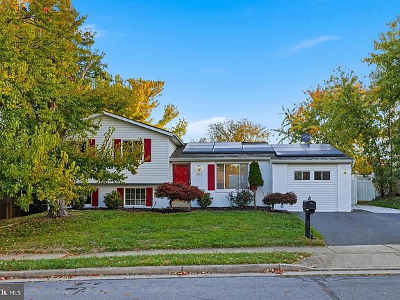 2nd image of 1816 Rocky Glen Dr