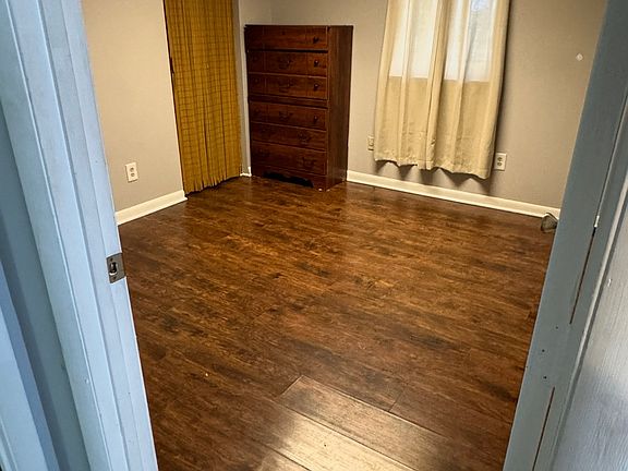 5th image of 5531 Maccorkle Ave SW #C