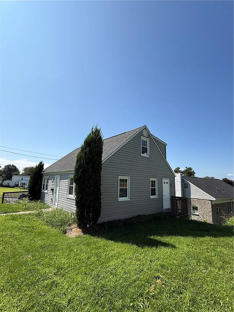 4 bed, 1.5 bath, $1,650 — Photo 2