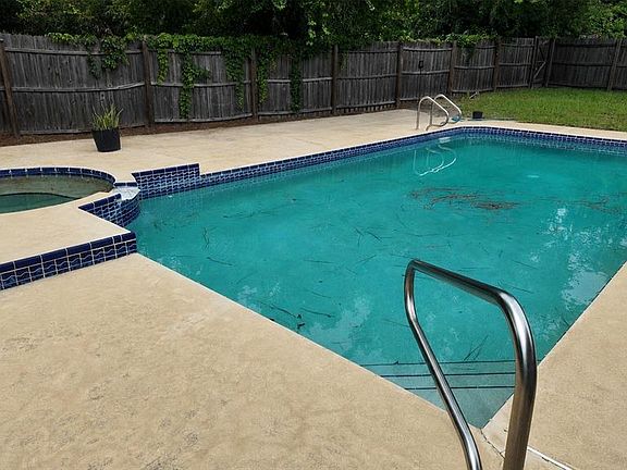 5th image of 304 SHADOW OAK DRIVE